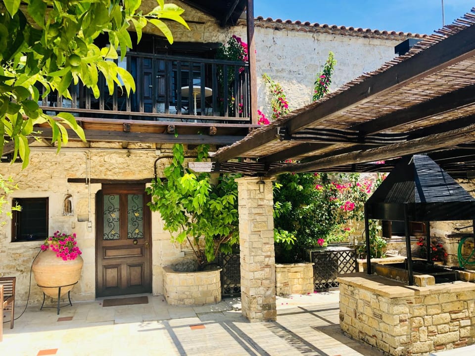 Property building, Patio, BBQ facilities, Balcony/Terrace