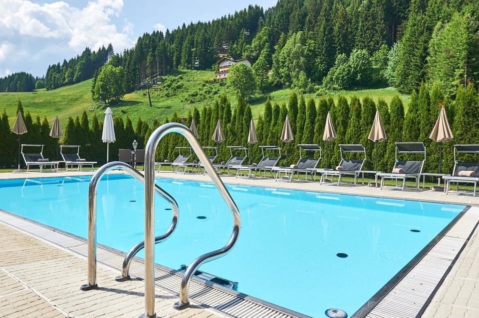 Swimming pool, Swimming pool