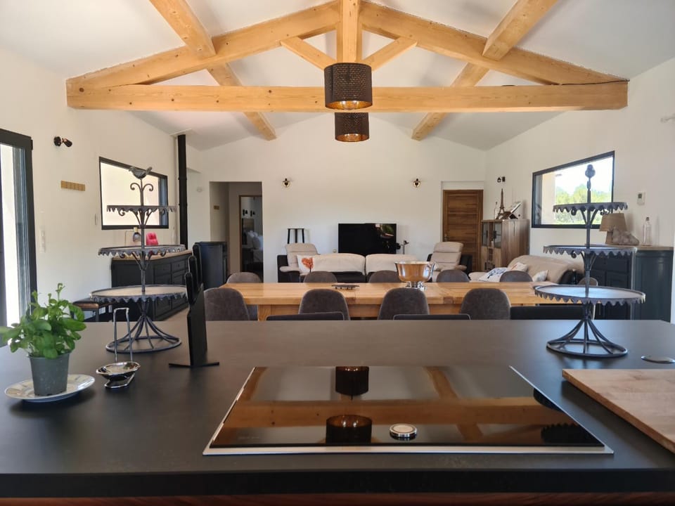 Communal lounge/ TV room, Seating area, Dining area