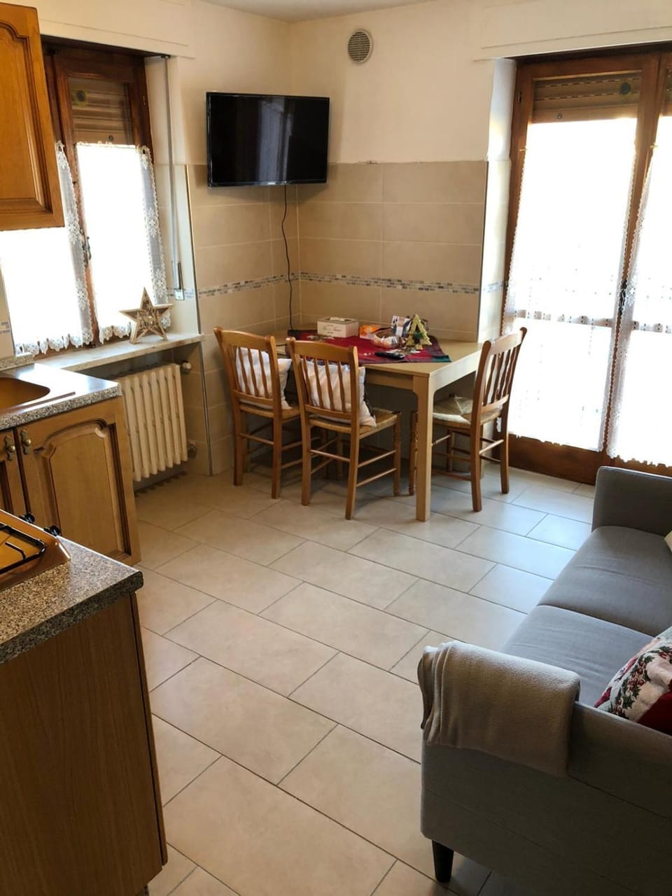 TV and multimedia, Living room, Dining area