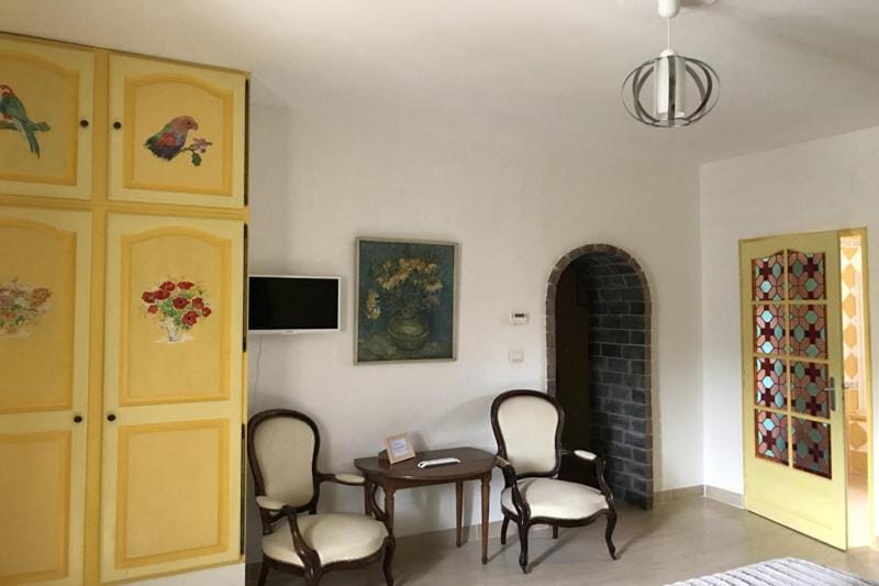 Chambre d'Hotes La Brunetière Bed and Breakfast in Gréoux-les-Bains