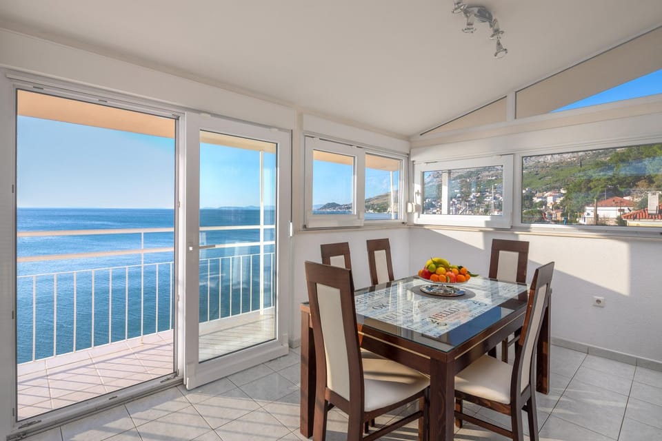 Dining area, Sea view