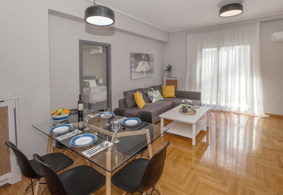 Living room, Seating area, Dining area