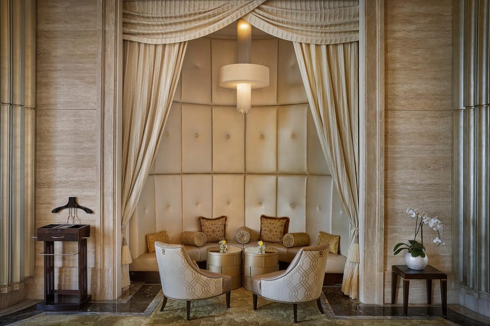 Restaurant/places to eat, Lounge or bar, Seating area