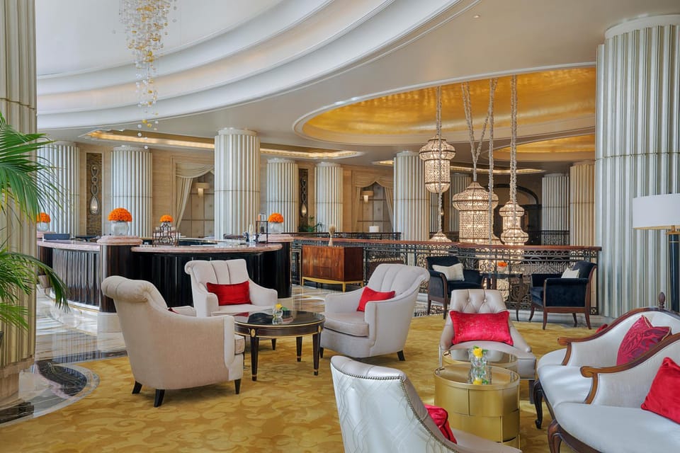 Restaurant/places to eat, Restaurant/places to eat, Lounge or bar