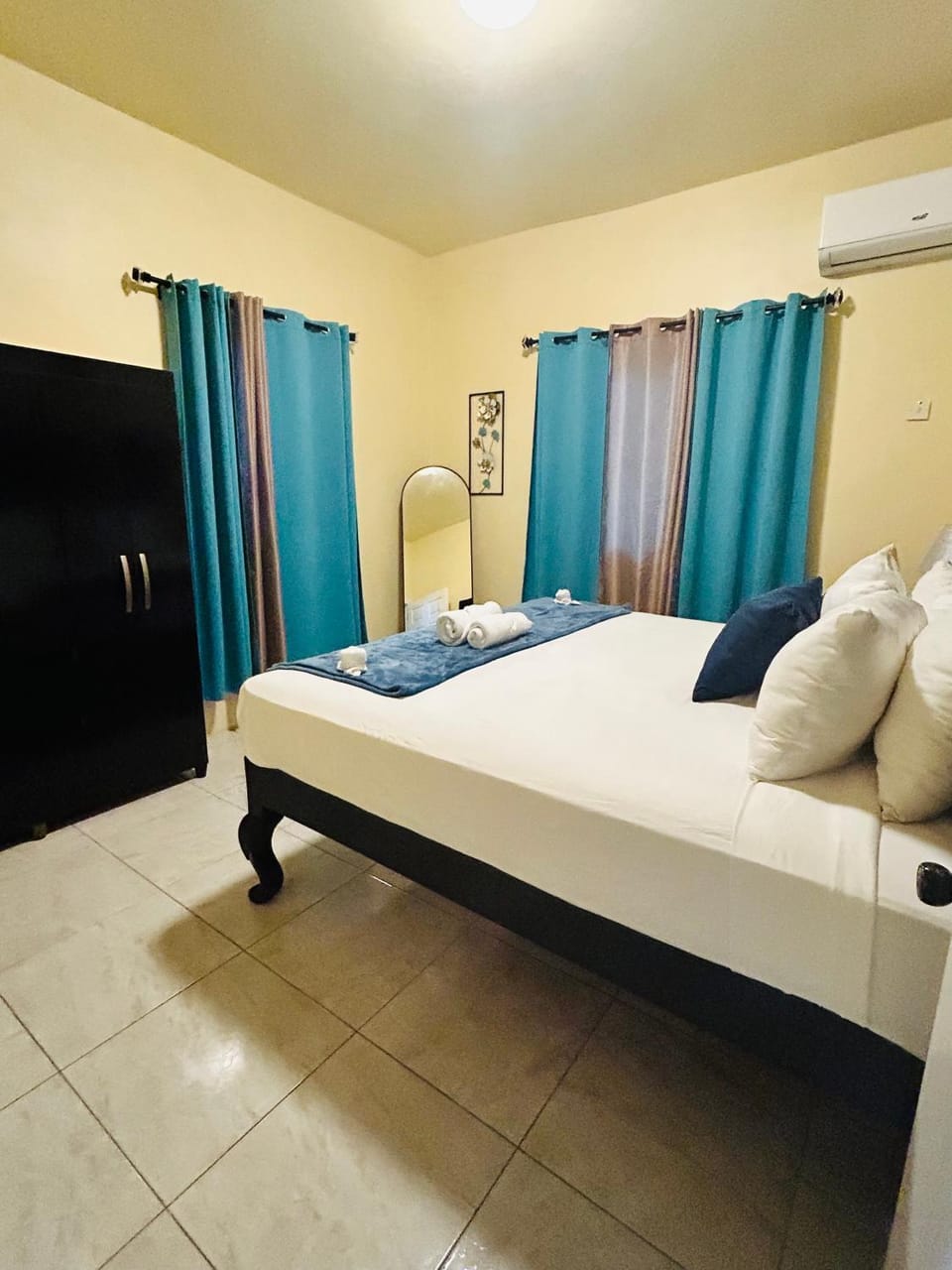 The Rest Stop- Gated Community-24 Hrs Security House in Montego Bay