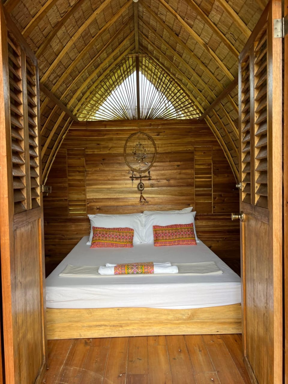 Palayan Paradise Huts Bed and Breakfast in San Vicente