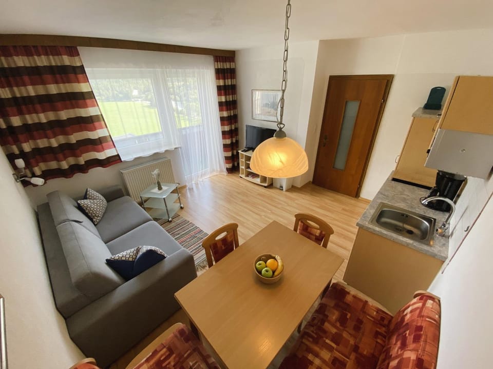 TV and multimedia, Living room, Dining area, kitchen