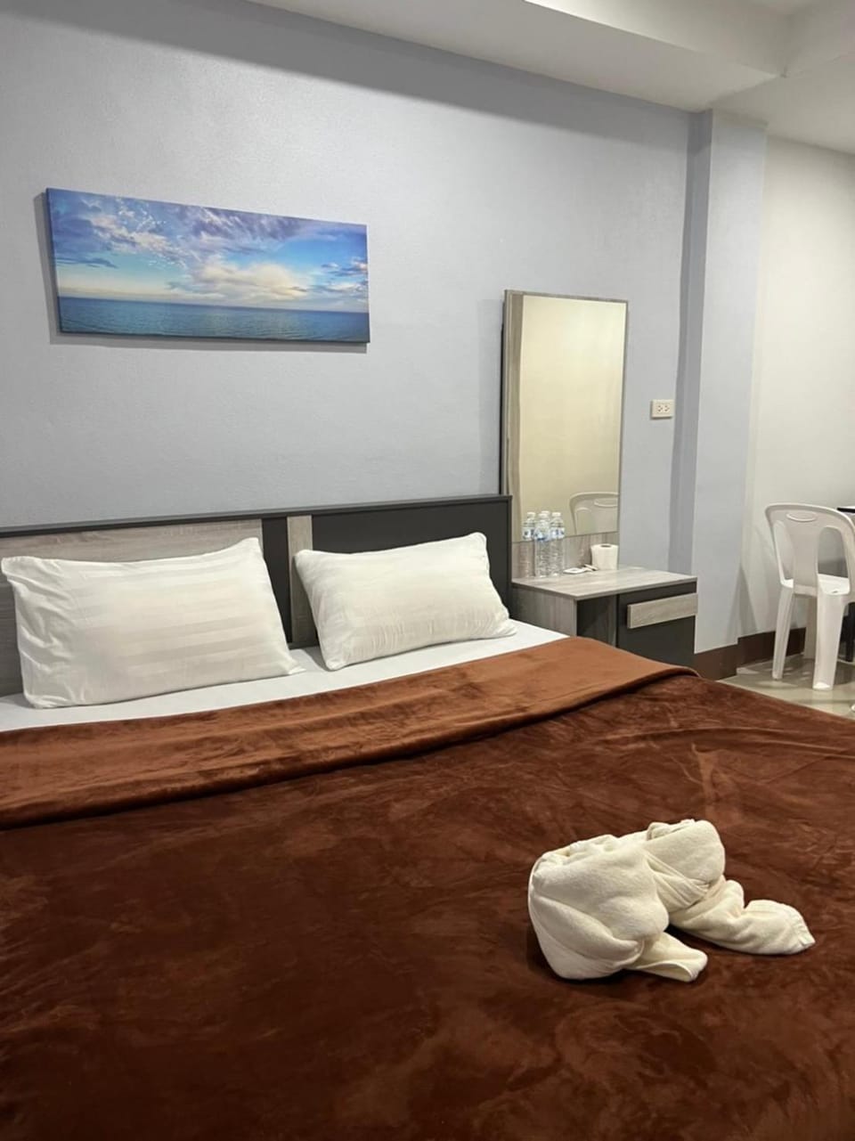 อาร์ทู R2 RongKhun Hotel in Thailand