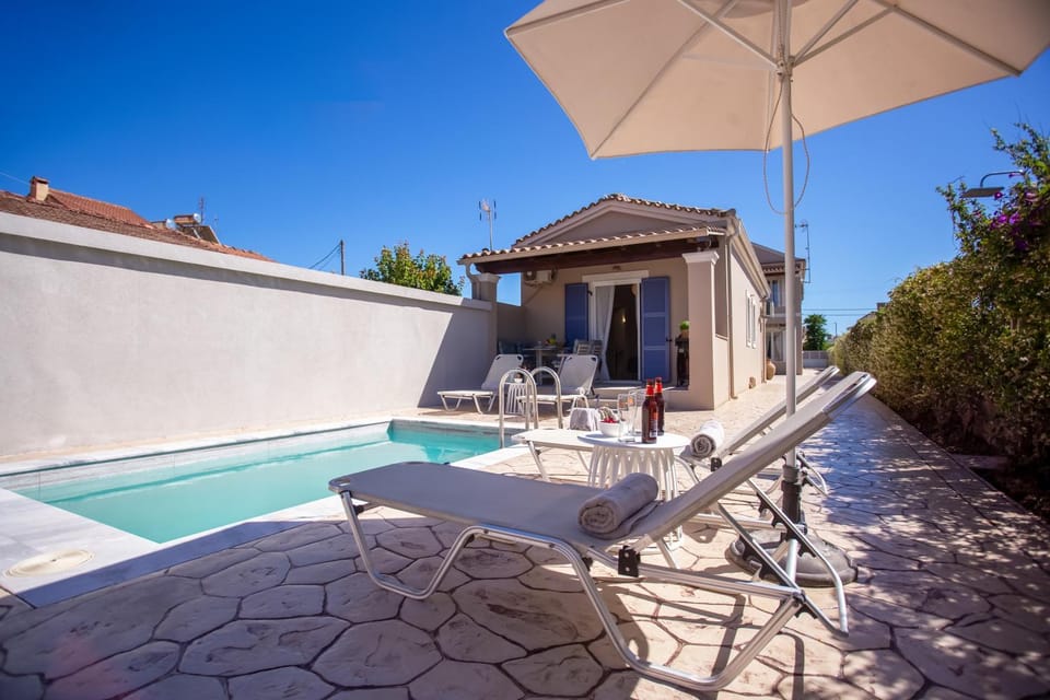 Property building, Dining area, Swimming pool