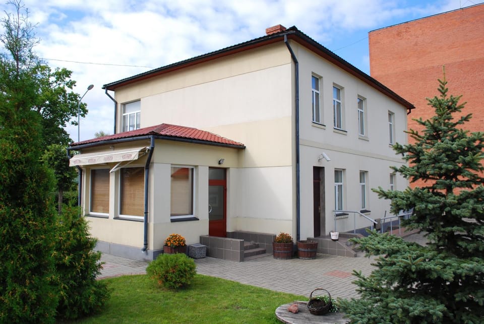 Facade/entrance
