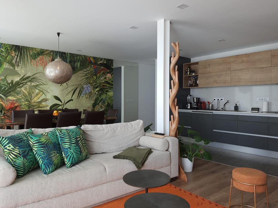 Kitchen or kitchenette, Living room