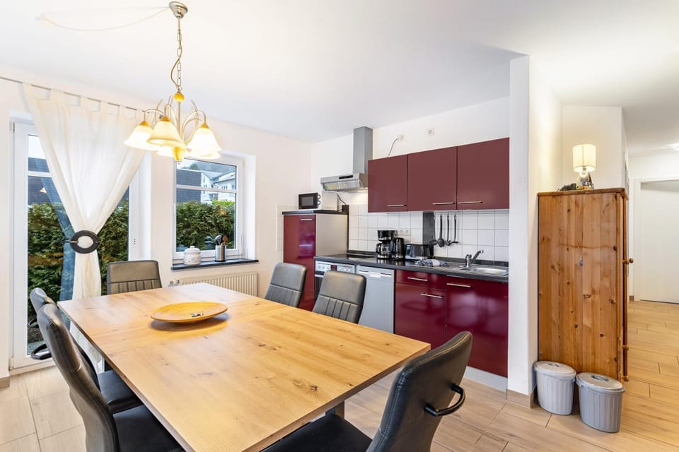 Property building, Kitchen or kitchenette, Living room