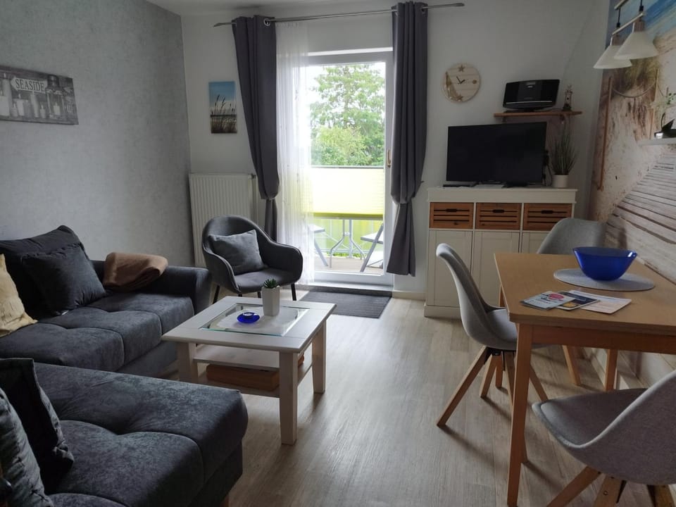 Haus Sandra Fewo 1 mit Box -Bett, Süd-Balkon Apartment in Dahme