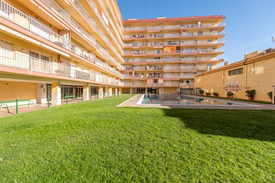 Property building, Garden, Swimming pool