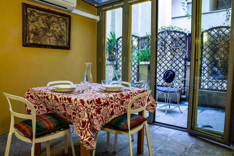 Cozy, quiet & terrace, Fashion District, Wi-fi Apartment in Milan