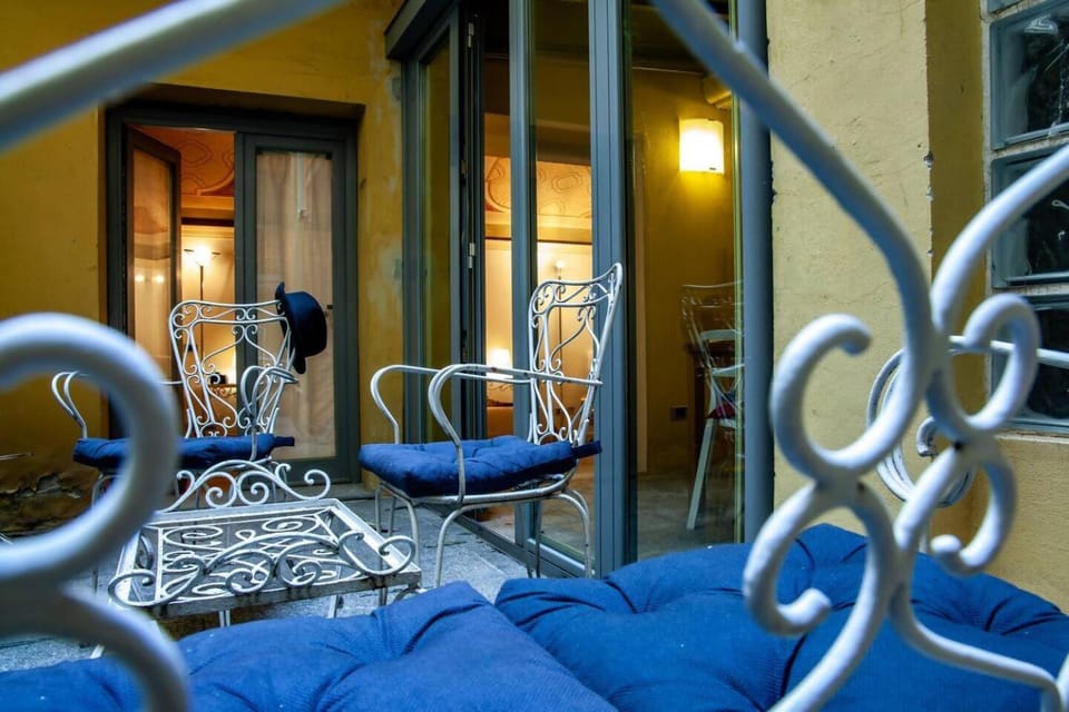 Cozy, quiet & terrace, Fashion District, Wi-fi Apartment in Milan