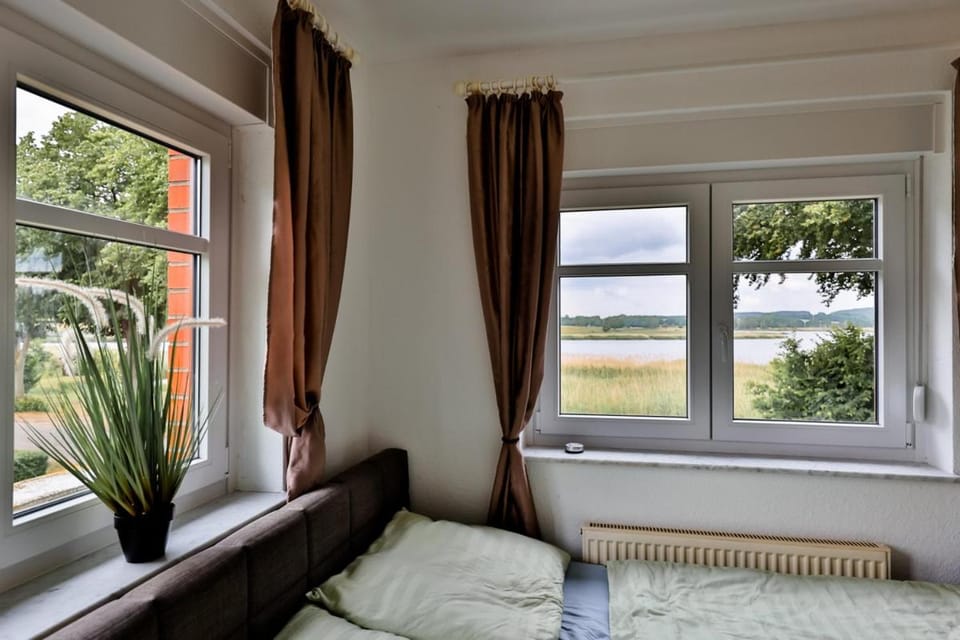 View (from property/room), Bedroom, Lake view