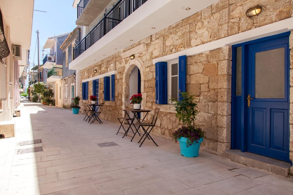 Property building, Patio, Facade/entrance, Street view