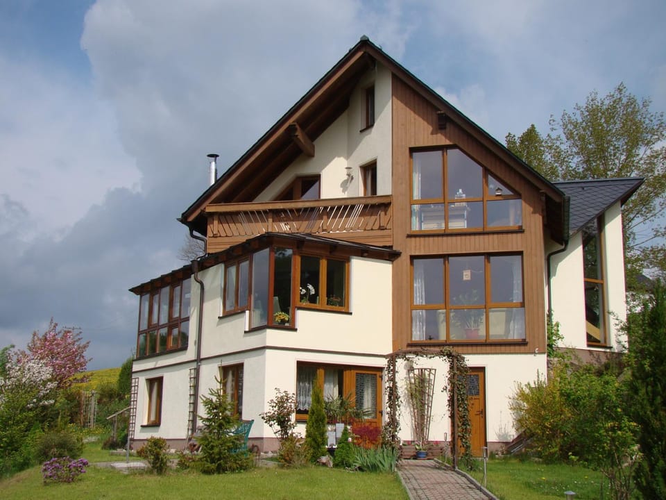 Property building, Spring
