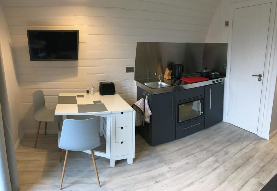 TV and multimedia, Kitchen or kitchenette, Dining area