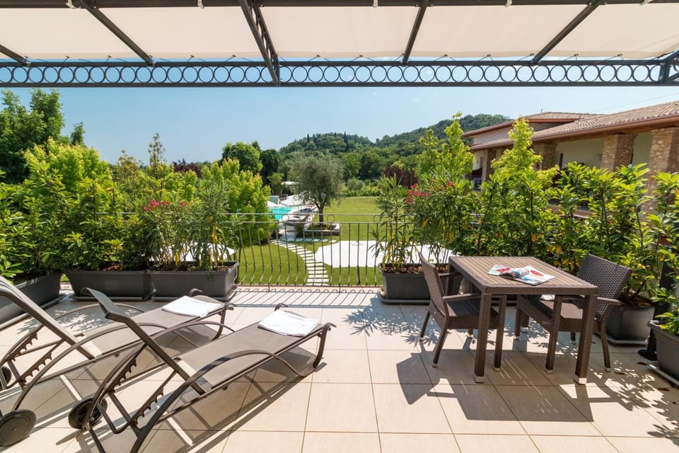Balcony/Terrace, Garden view, Pool view