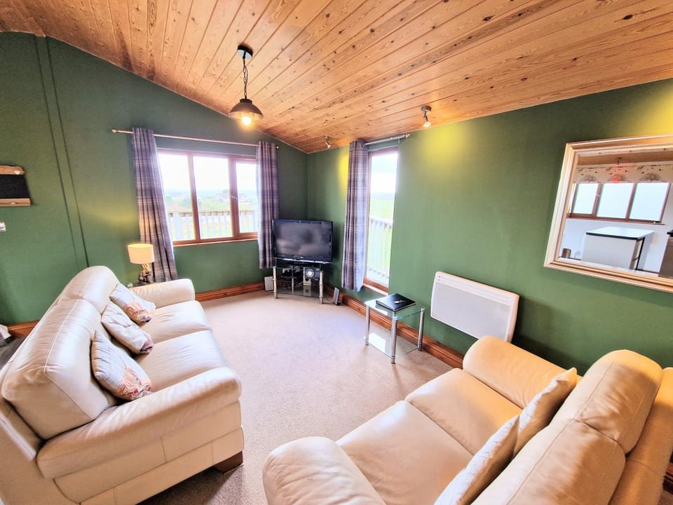 Communal lounge/ TV room, TV and multimedia, Living room, Seating area