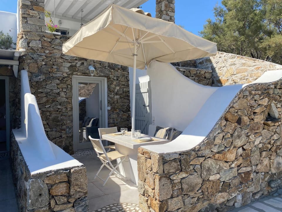 Property building, Day, View (from property/room), Balcony/Terrace, Dining area, Breakfast