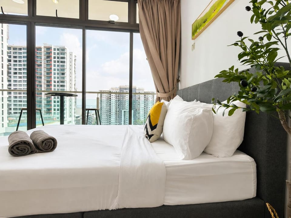 -Lake View- Mount Austin IKEA Toppen 10 mins - A110 Apartment in Johor Bahru