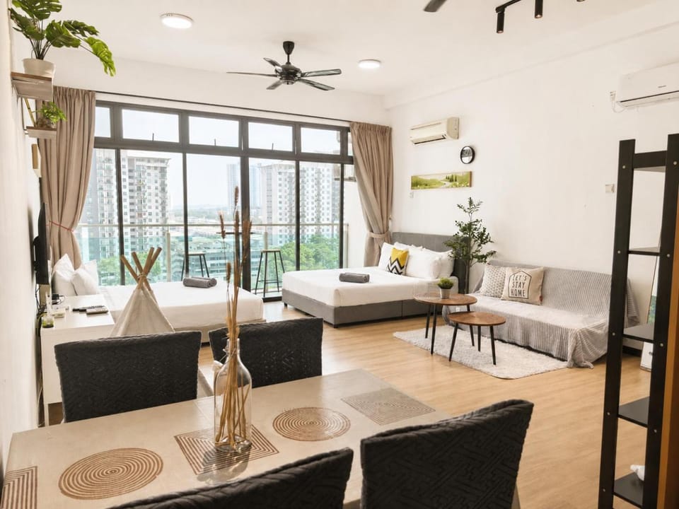 -Lake View- Mount Austin IKEA Toppen 10 mins - A110 Apartment in Johor Bahru