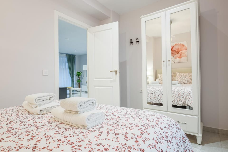 EXCLUSIVO APT 2 HAB-2 BAÑOS-LUMINOSO ↑ CALIDADES Apartment in Seville