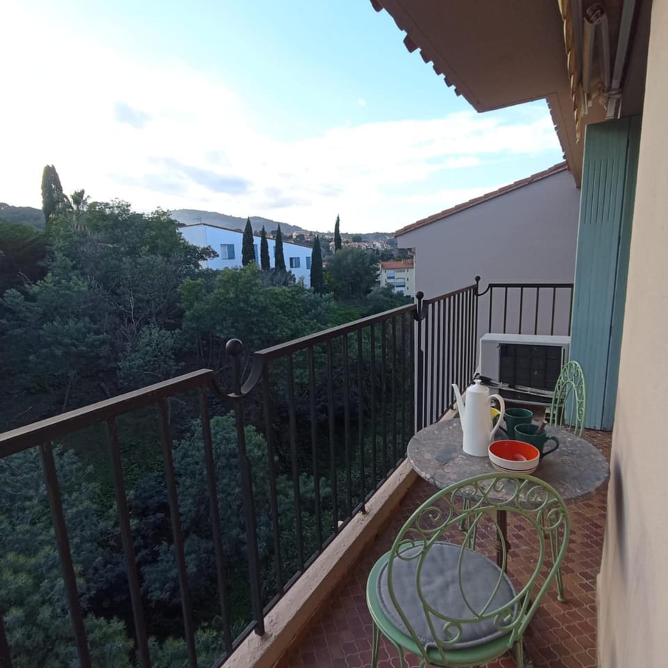 Balcony/Terrace, Garden view