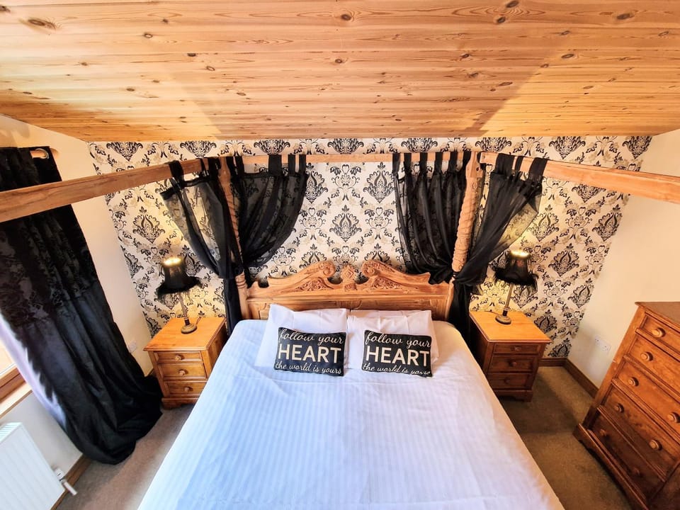 Bed, Bedroom