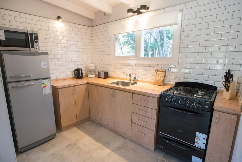 Kitchen or kitchenette, minibar, pet friendly, toaster