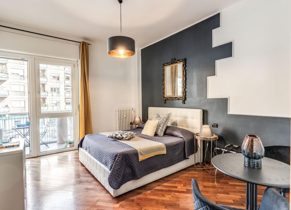 Shower, Bed, Balcony/Terrace, Photo of the whole room, Bedroom, Breakfast, Italian breakfast, hair dryier, heating, internet, towels, elevator