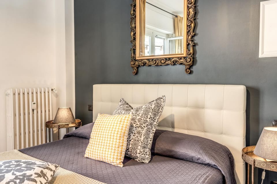 Shower, Bathroom, Balcony/Terrace, Bedroom, Breakfast, Breakfast, Italian breakfast, hair dryier, heating, internet, towels, elevator, air conditioner