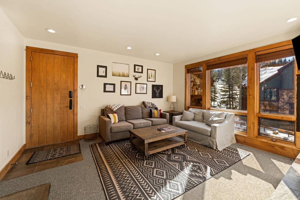 Terraces ~ Meadow View House in Telluride