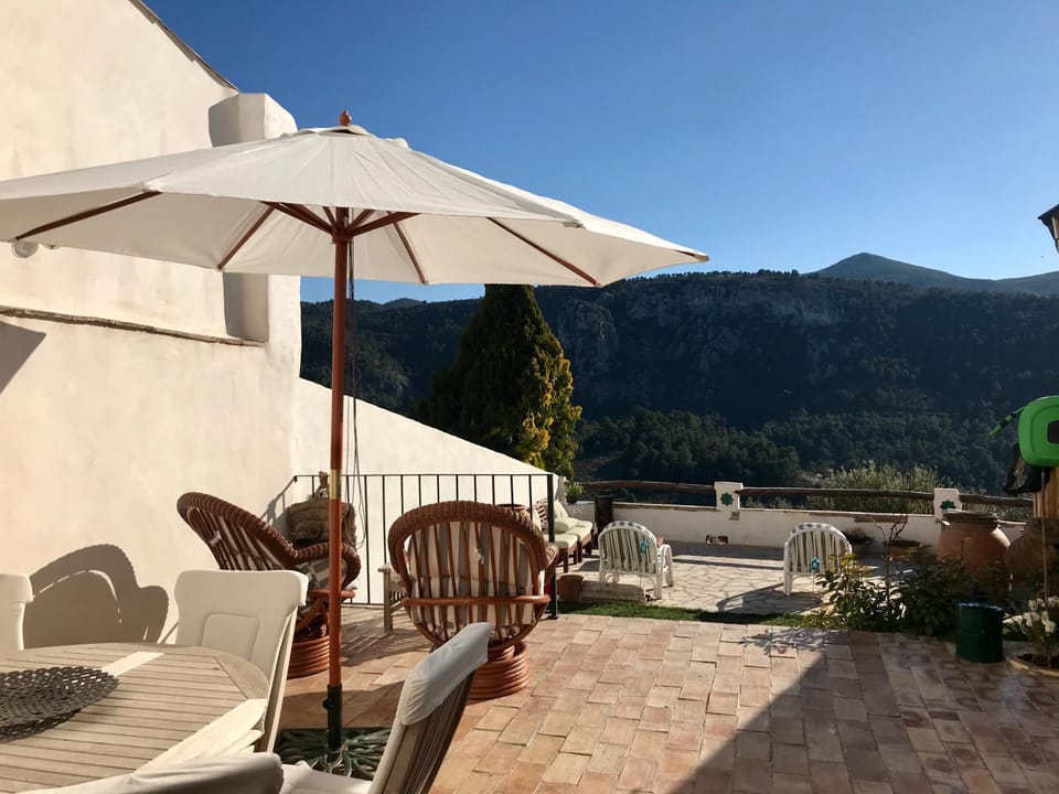 Natural landscape, Balcony/Terrace, Decorative detail, Garden view, Landmark view, Mountain view