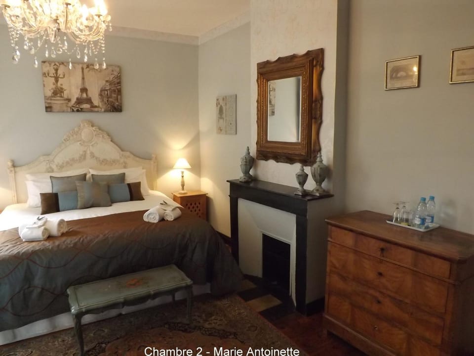 Bed, Photo of the whole room