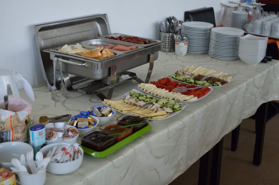 Food and drinks, Continental breakfast