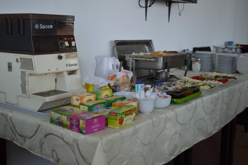 Food and drinks, Buffet breakfast