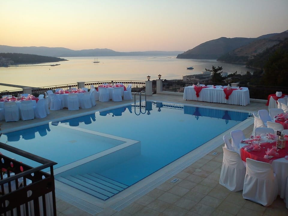Swimming pool, Swimming pool