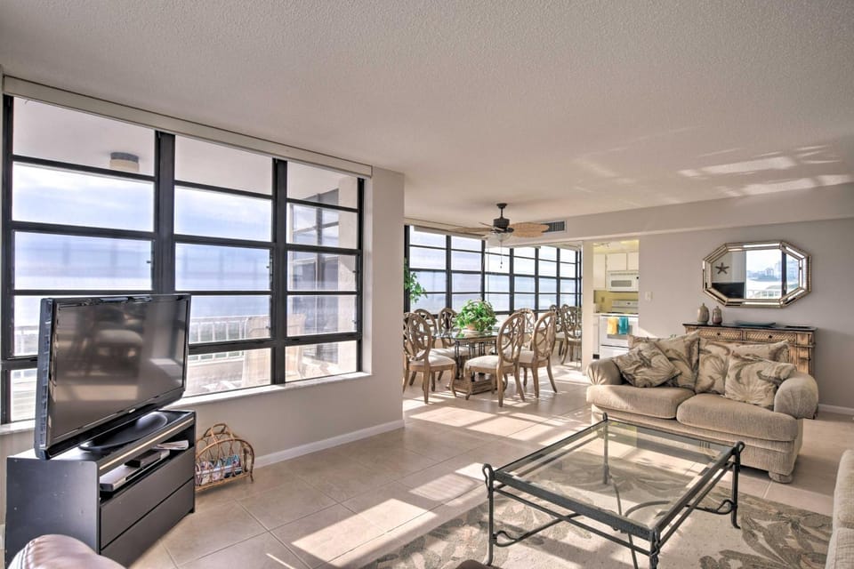 Beachfront Marco Island Resort Condo w/ Pool! House in Marco Island