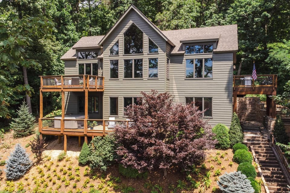 Grand Chalet w/ Hot Tub - Near Wintergreen Resort House in Nelson County