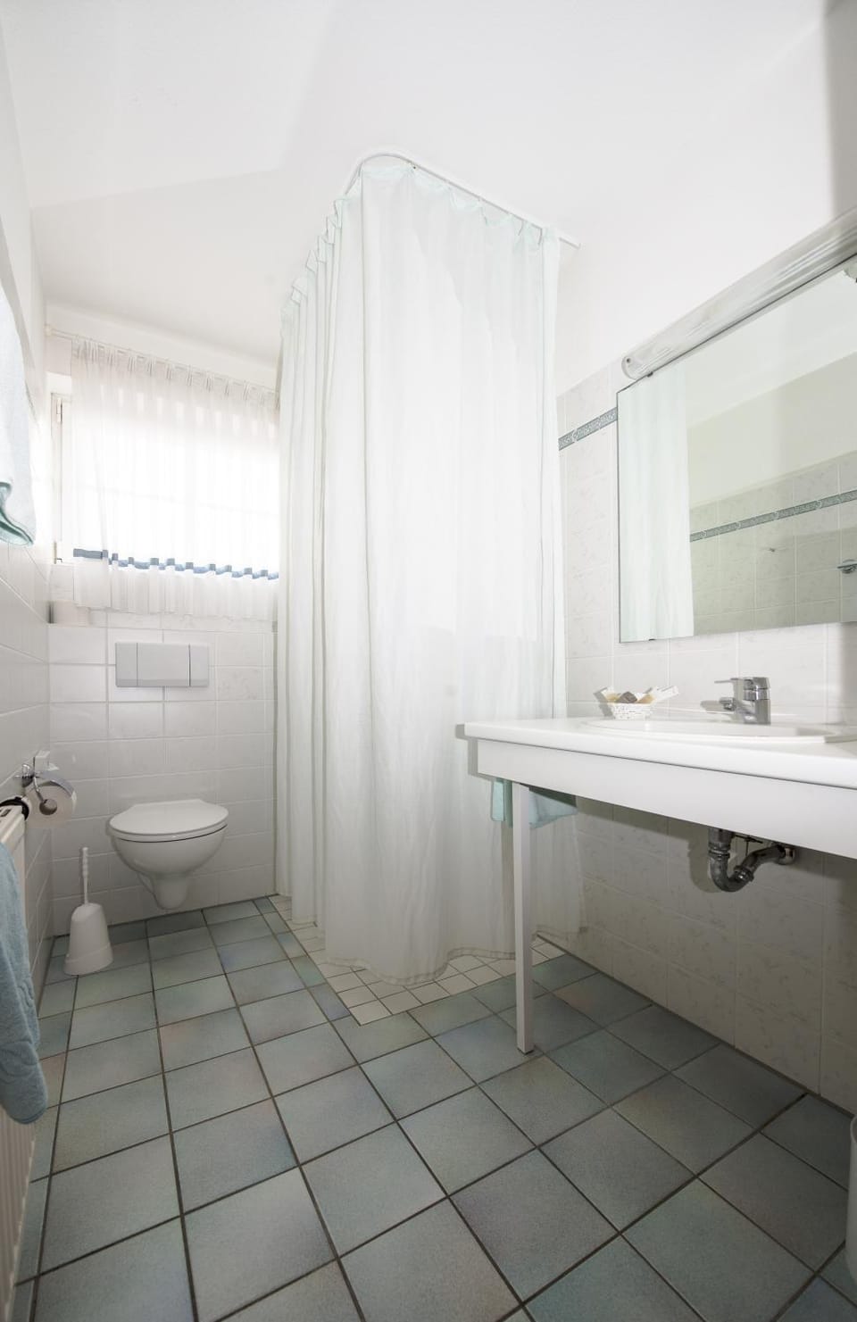 Day, Bathroom