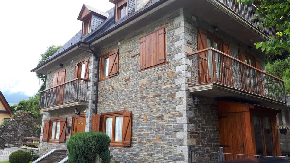 Cap De La Vila House in Vielha
