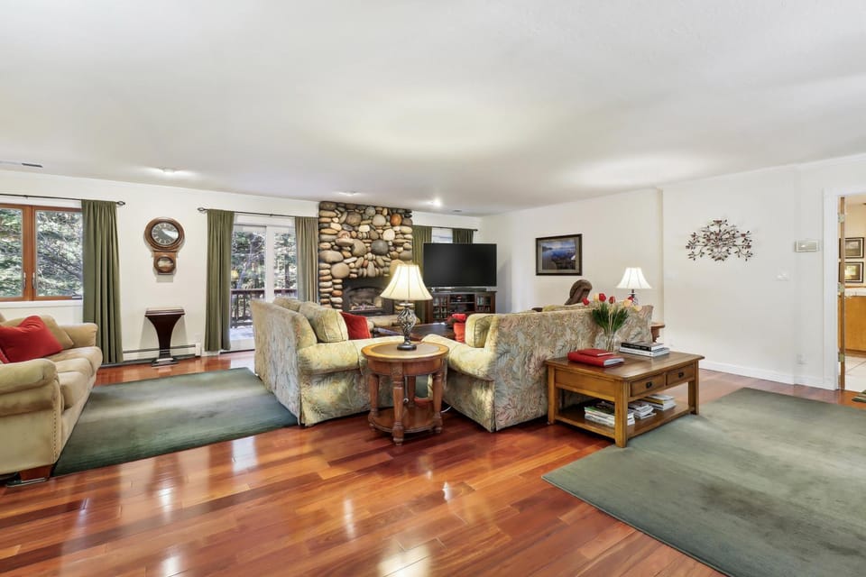 Lake Tahoe Home w/ Hot Tub, Game Room & Sauna! House in Incline Village