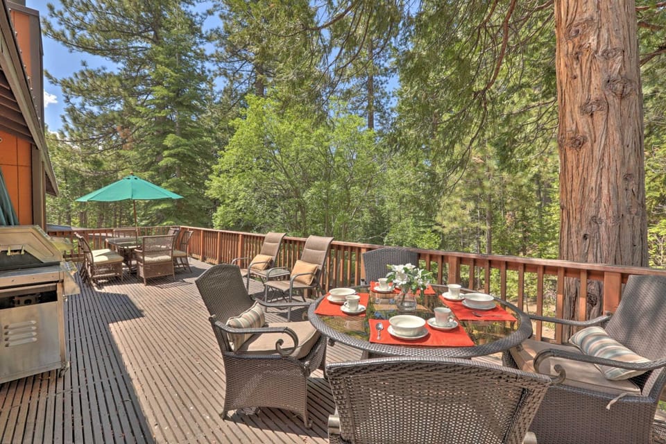 Lake Tahoe Family Home w/ Hot Tub & Game Room! House in Incline Village