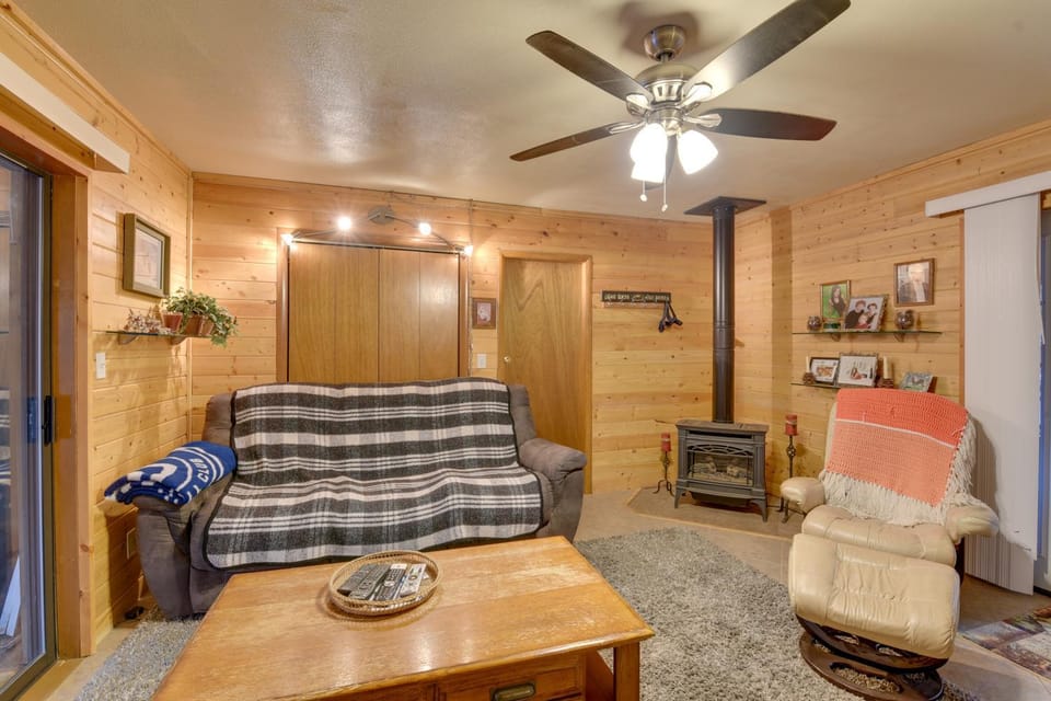 Near Hiking & Golfing: Munds Park Cabin w/ Deck! Cabin in Munds Park