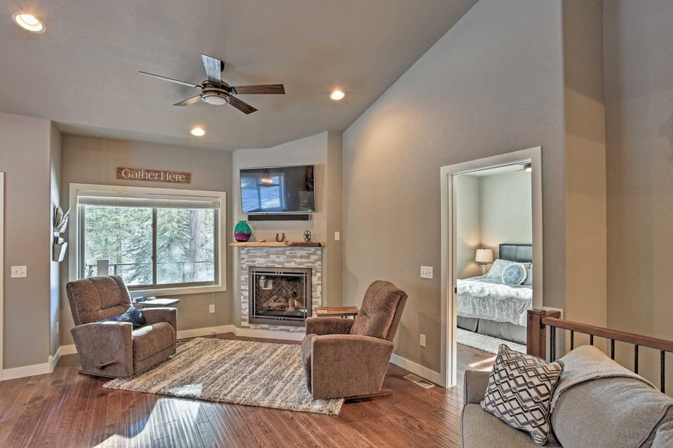 Lead Family Home w/ Hot Tub, 2 Mi to Deer Mountain House in North Lawrence